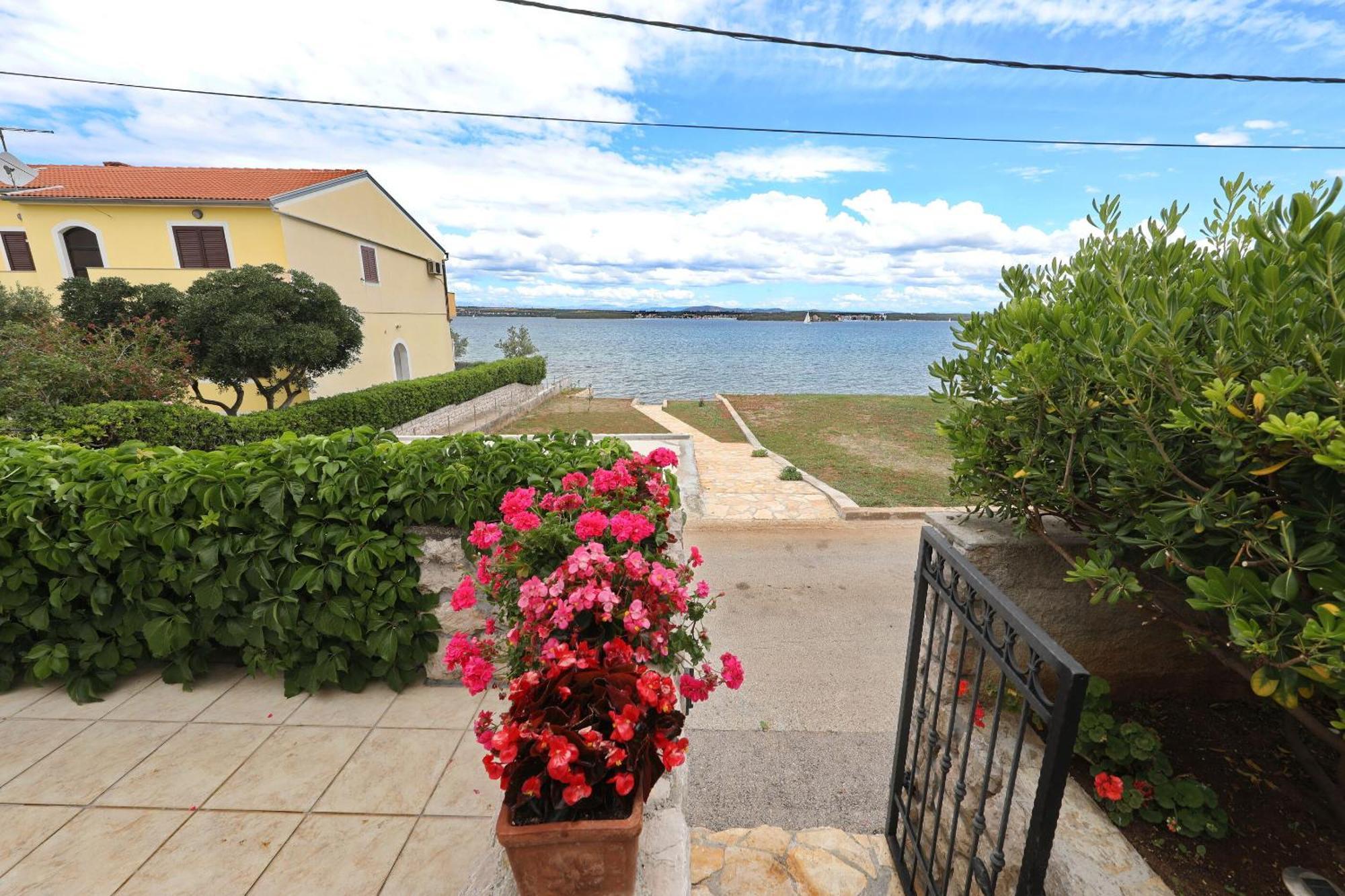 Apartment Blazenka - 20M From The Sea تكون المظهر الخارجي الصورة